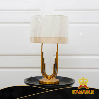 Белая ткань тени декоративные современные настольные лампы для отеля (KA524-T)
