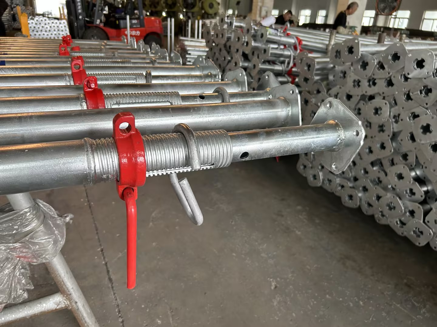 Стальные стойки