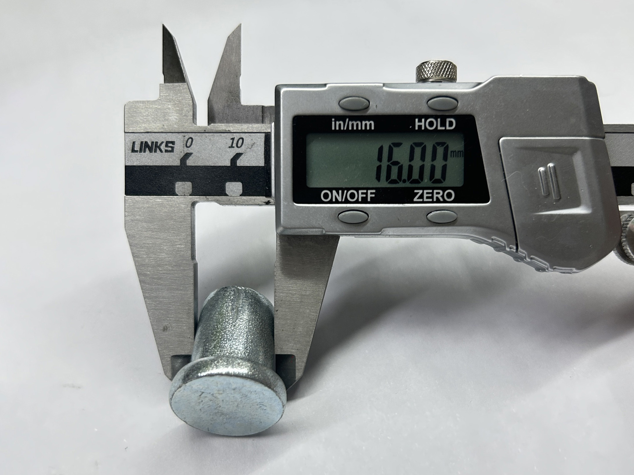 Tama&ntilde;o del remache del acoplador de andamio 