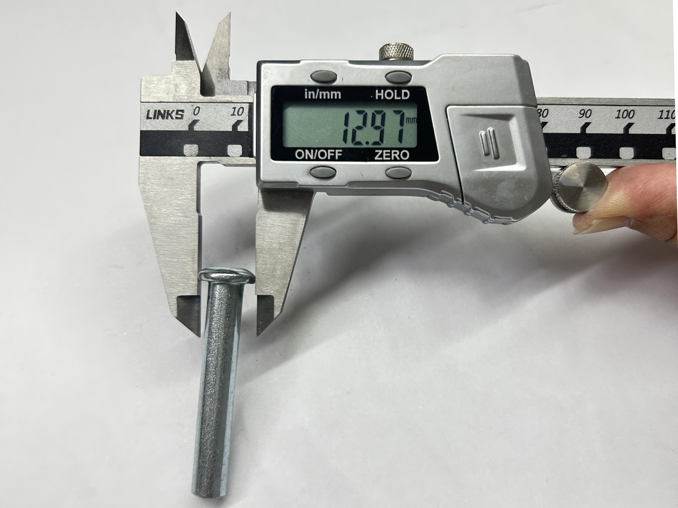 Tama&ntilde;o del remache del acoplador de andamio 