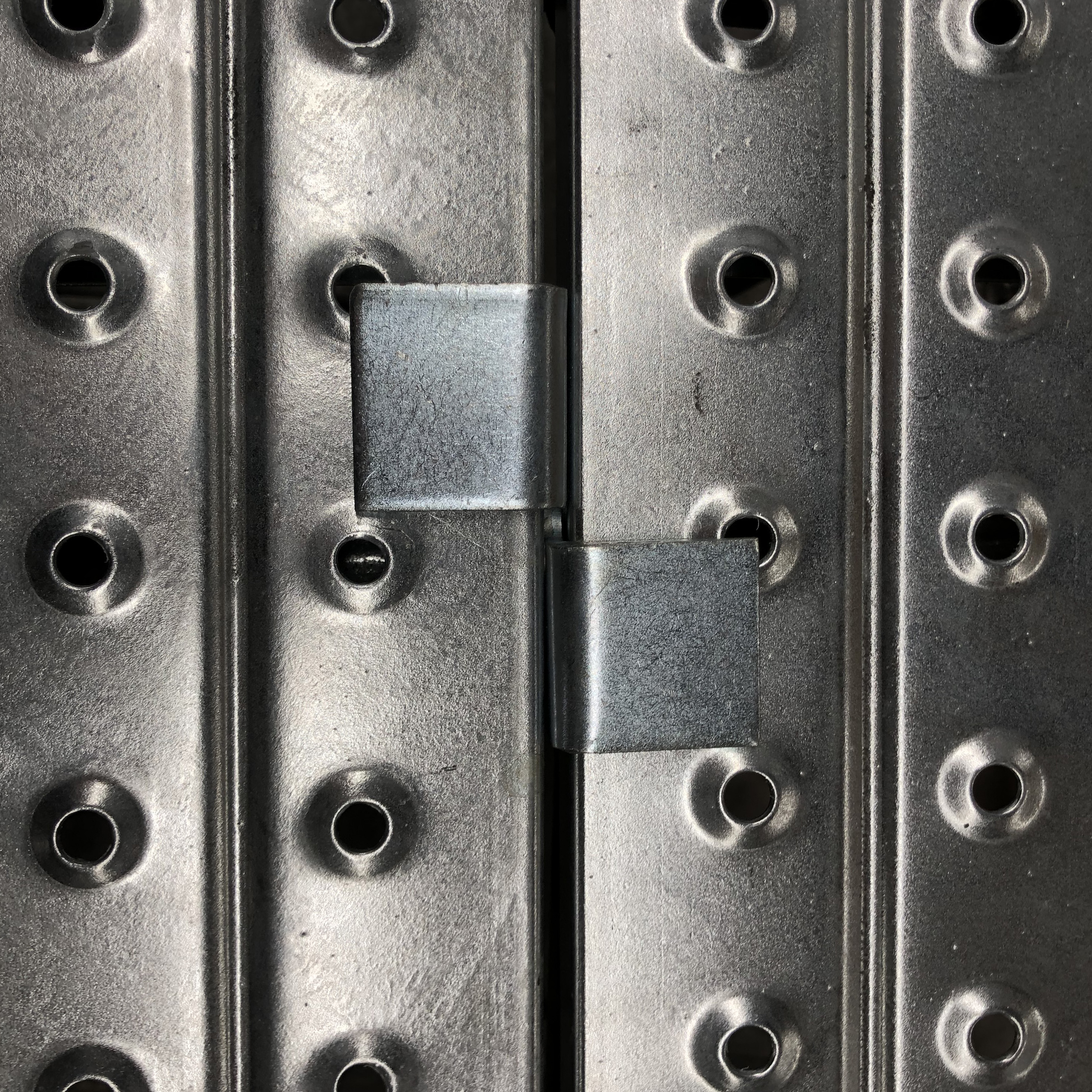 Сбросить поддельную доску, удерживая муфт