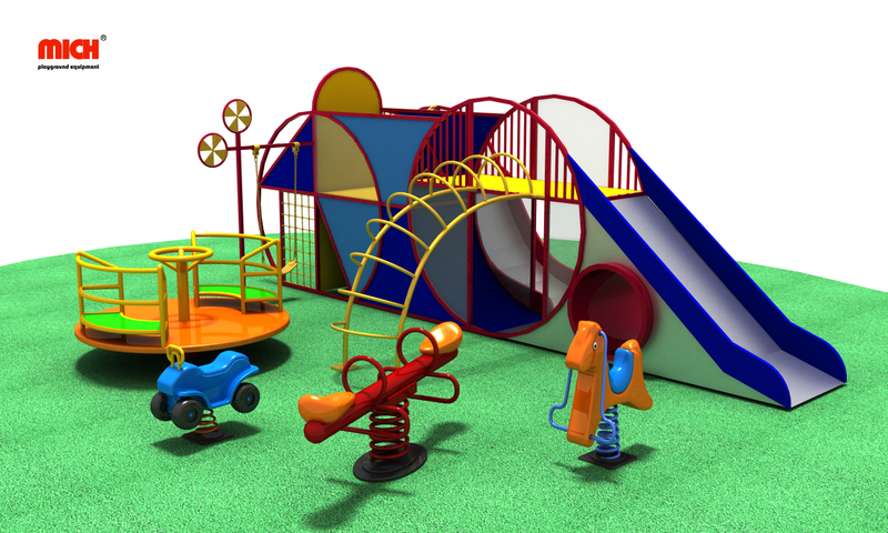 Parco giochi all'aperto per bambini con vari giochi