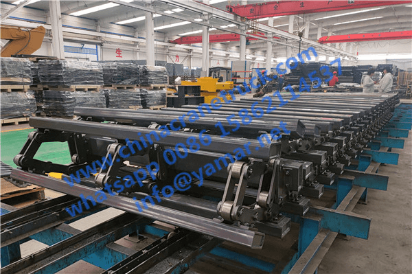 Customer order crawler track for his XCMG crawler excavator