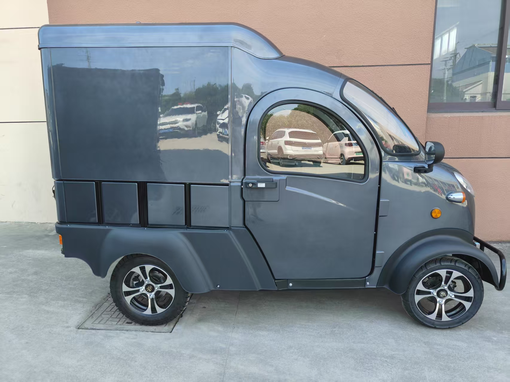 Mini camioneta de carga eléctrica suministrada por el fabricante Vehículo nuevo Vehículo de energía alternativa Camiones de carga de la ciudad tradicionales con certificación EEC L6E
