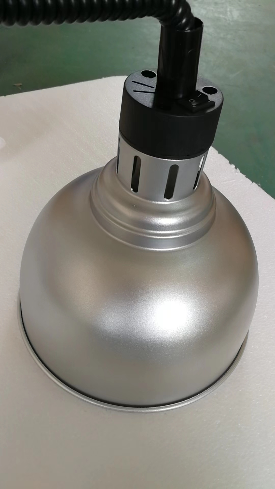 Подвесной светильник для помещений в кафе Chorme с серебряным металлическим оттенком (KIA-92P)