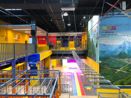 Mich Curso de corda alta com parque de trampolim