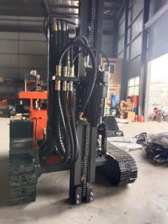 Crawler Solar Pile Driver 5820kg – 3.8m Depth | 15000Nm Torque