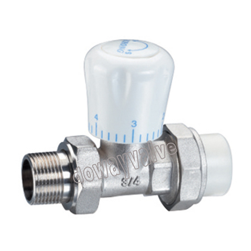 Valve de radiateur thermostatique en laiton forg&eacute; nickel&eacute; m&acirc;le PE X