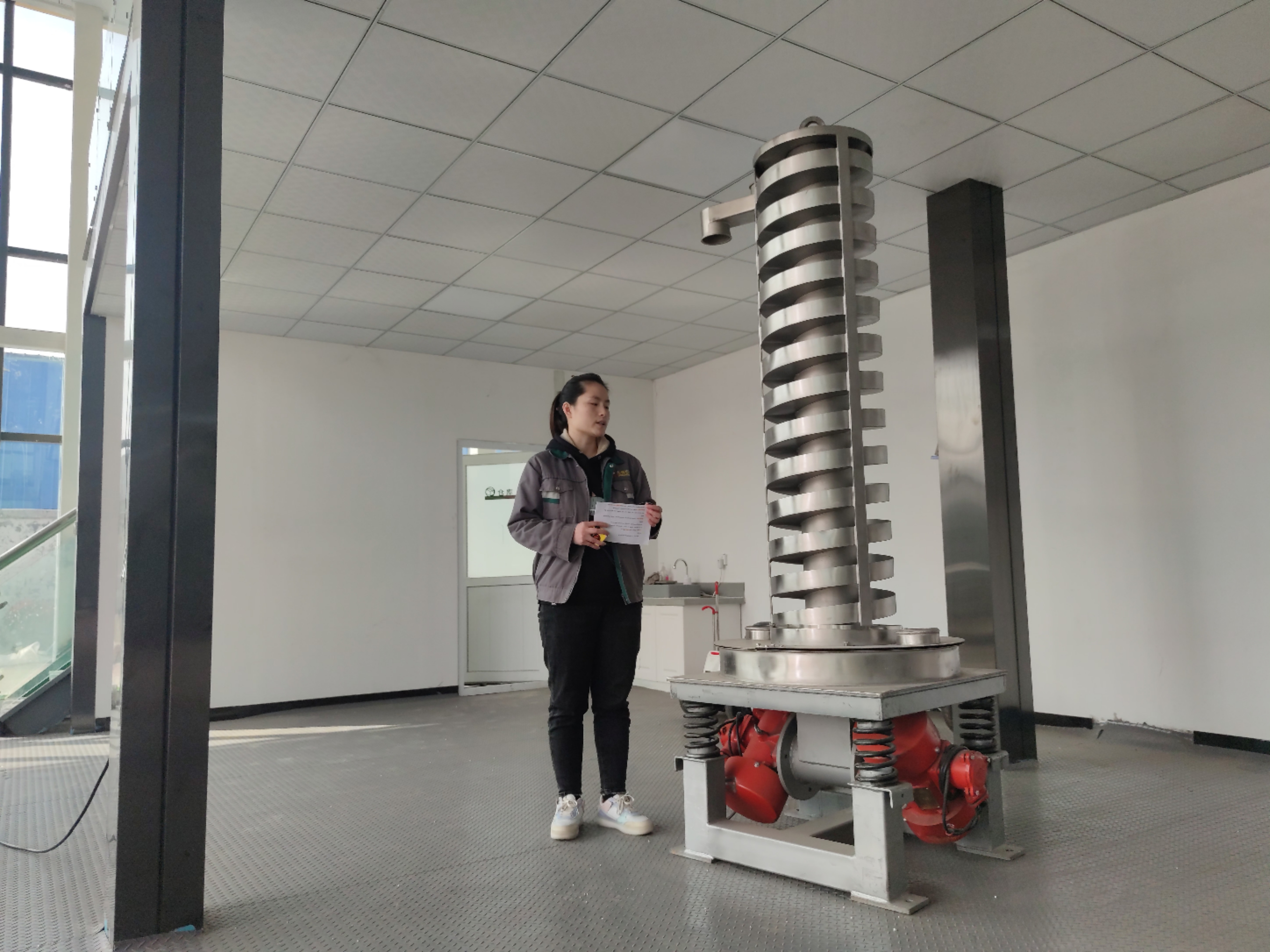 vertical spiral elevator
