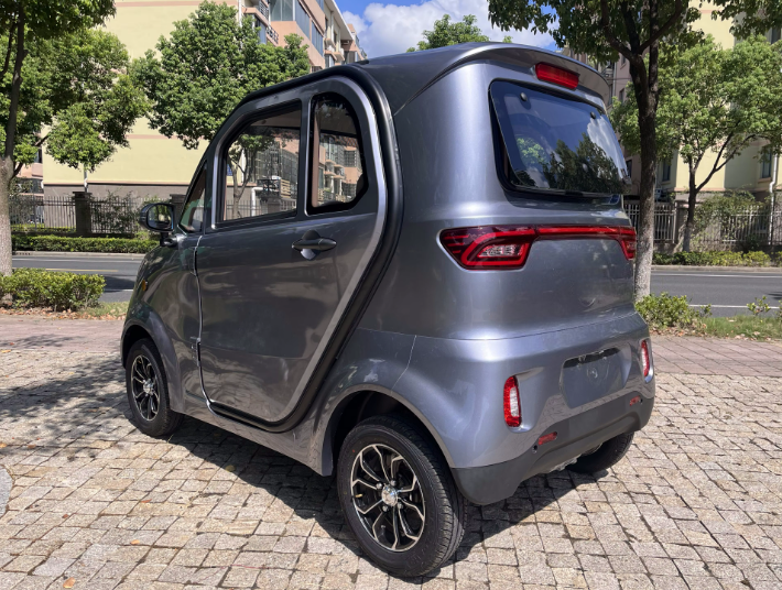 China barata baja velocidad 45 km/h mini scooter de cabina de automóviles eléctricos con EEC l6e sin necesidad de conducir licenciante