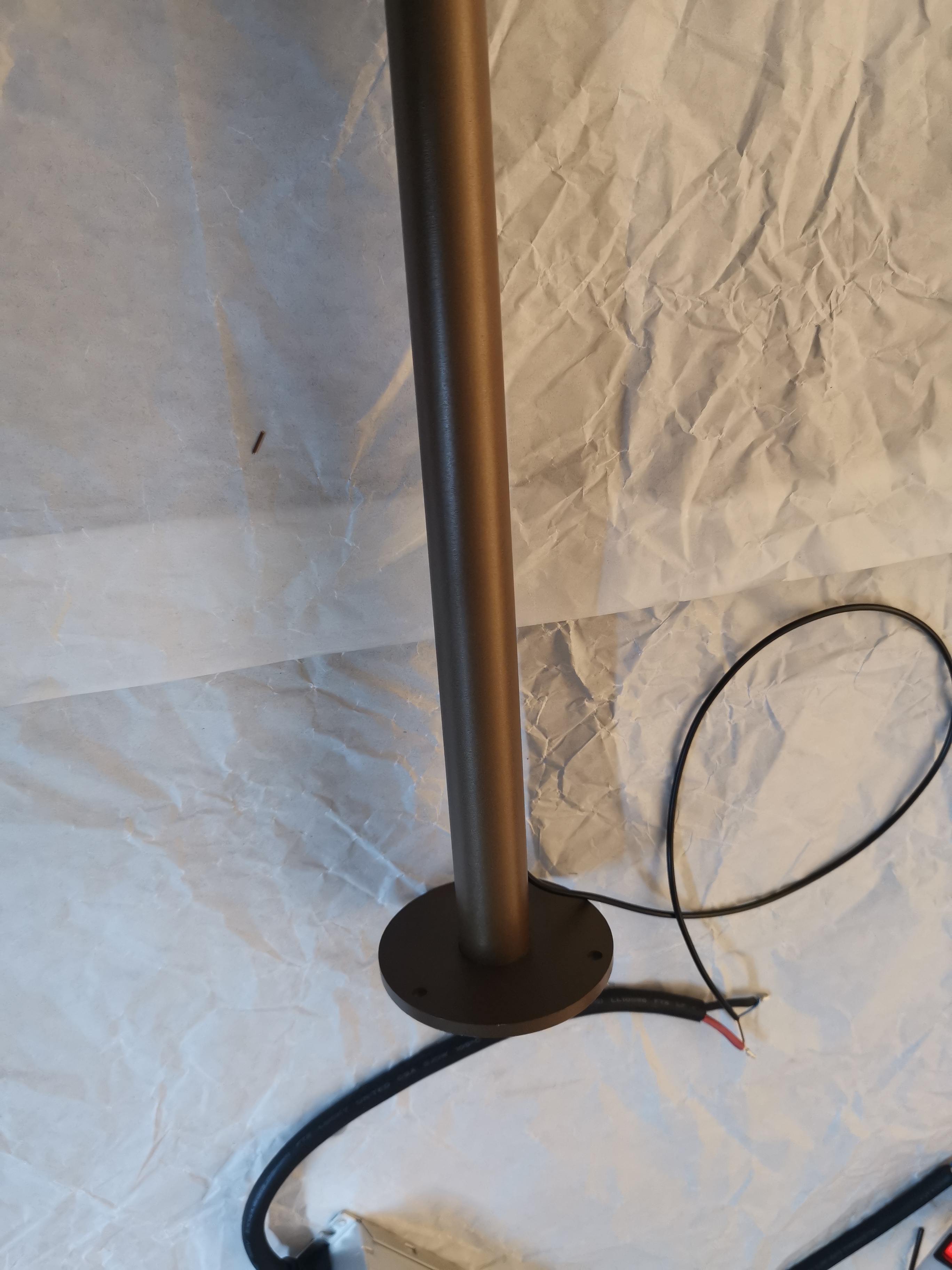 Простая линия черный металлический акриловый шар напольный садовый светильник (KIH-91F)
