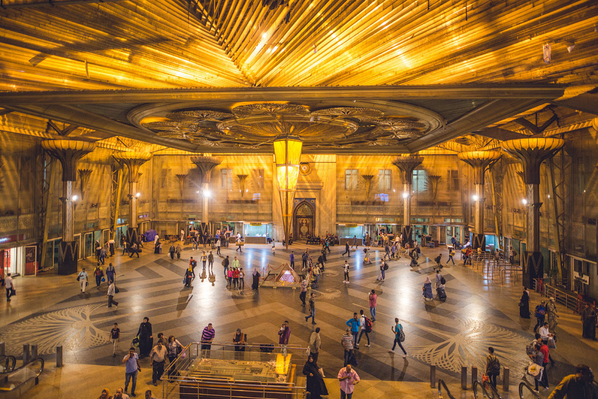 Nueva estación de tren LRT en la capital de Nuevo El Cairo (Egipto)