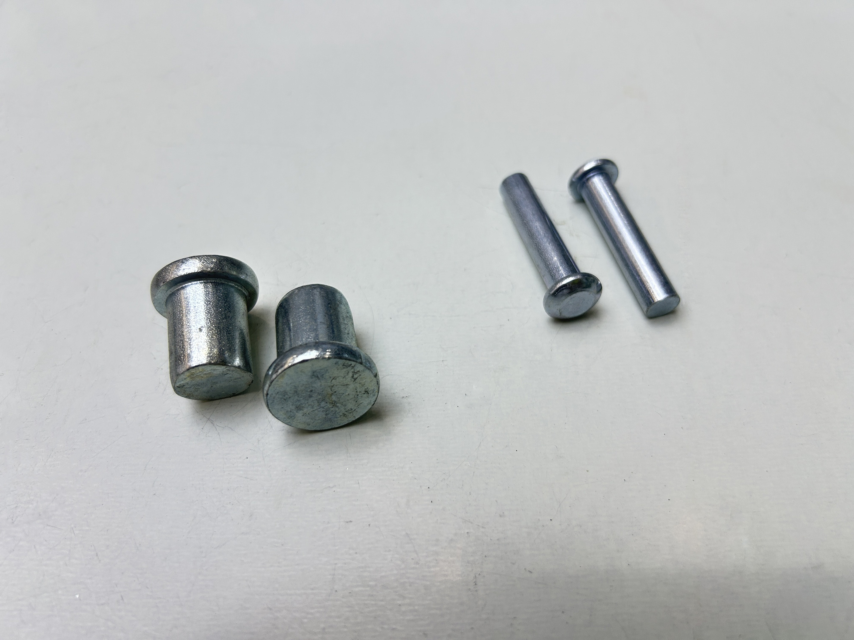 acoplador de andamio remache