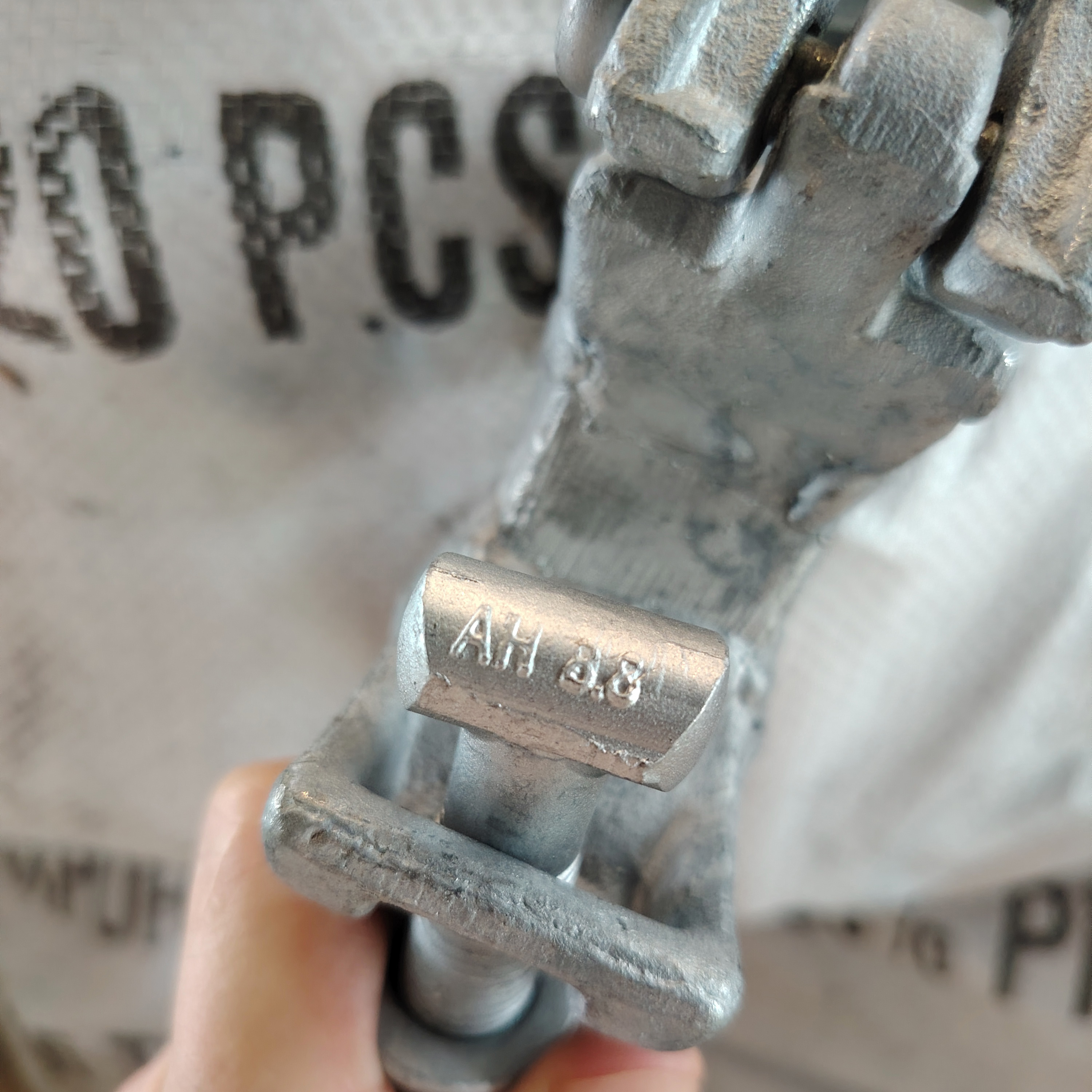 специальной формы, дистанционная муфта - 98 мм Зажим для лесов специальной формы, дистанционная муфта - 98 мм 