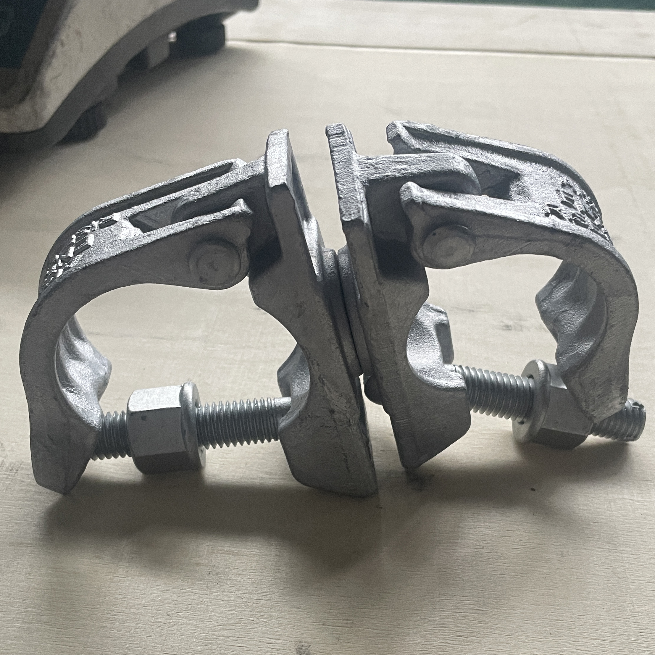 Поворотная муфта KV 49 X 49 Зажим для лесов специальной формы