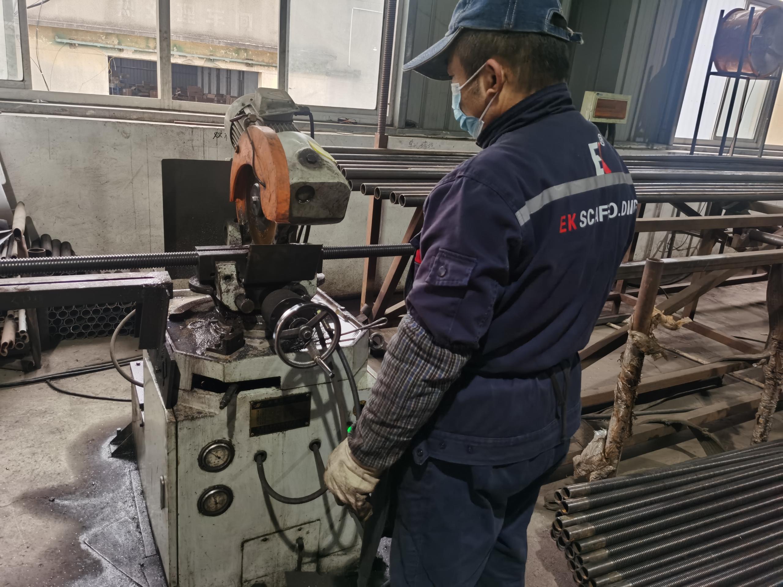 gato de base cortada 