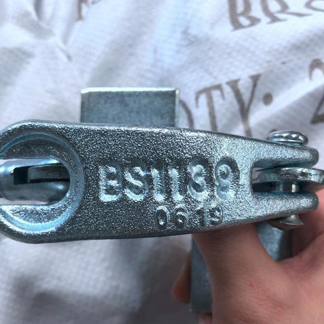 Сбросить поддельную доску, удерживая муфт