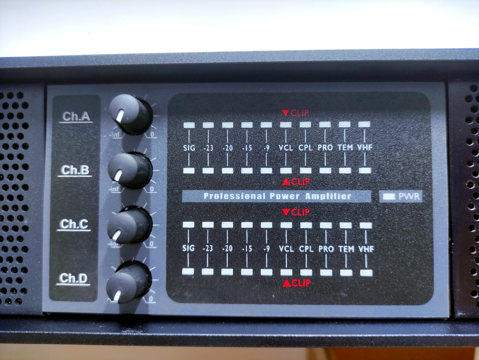  FP20000Q D20K Clase D DJ Amplificador de potencia 4 canal