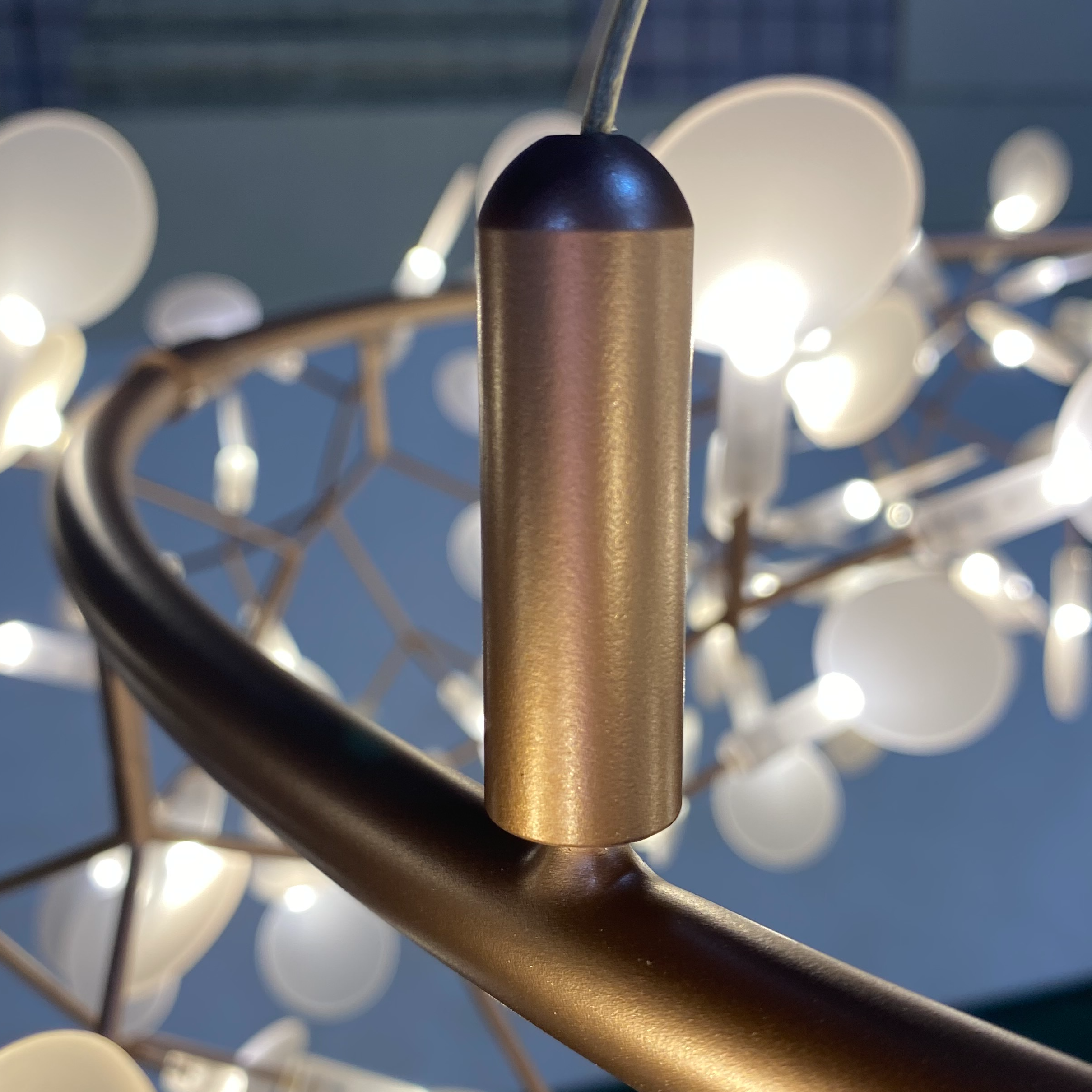 Подвесной светильник из современного декоративного акрилового металла для использования внутри помещений (KIZ-67P)