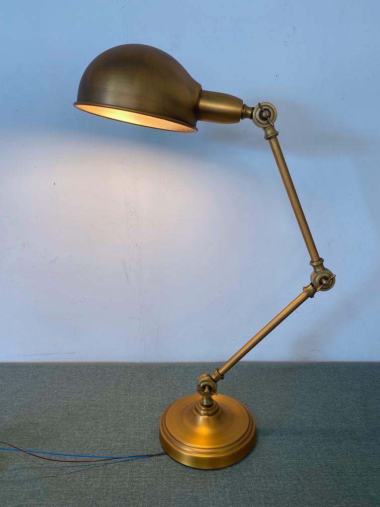 Регулируемая настольная лампа из металлической латуни в античном стиле (KYA-07T)