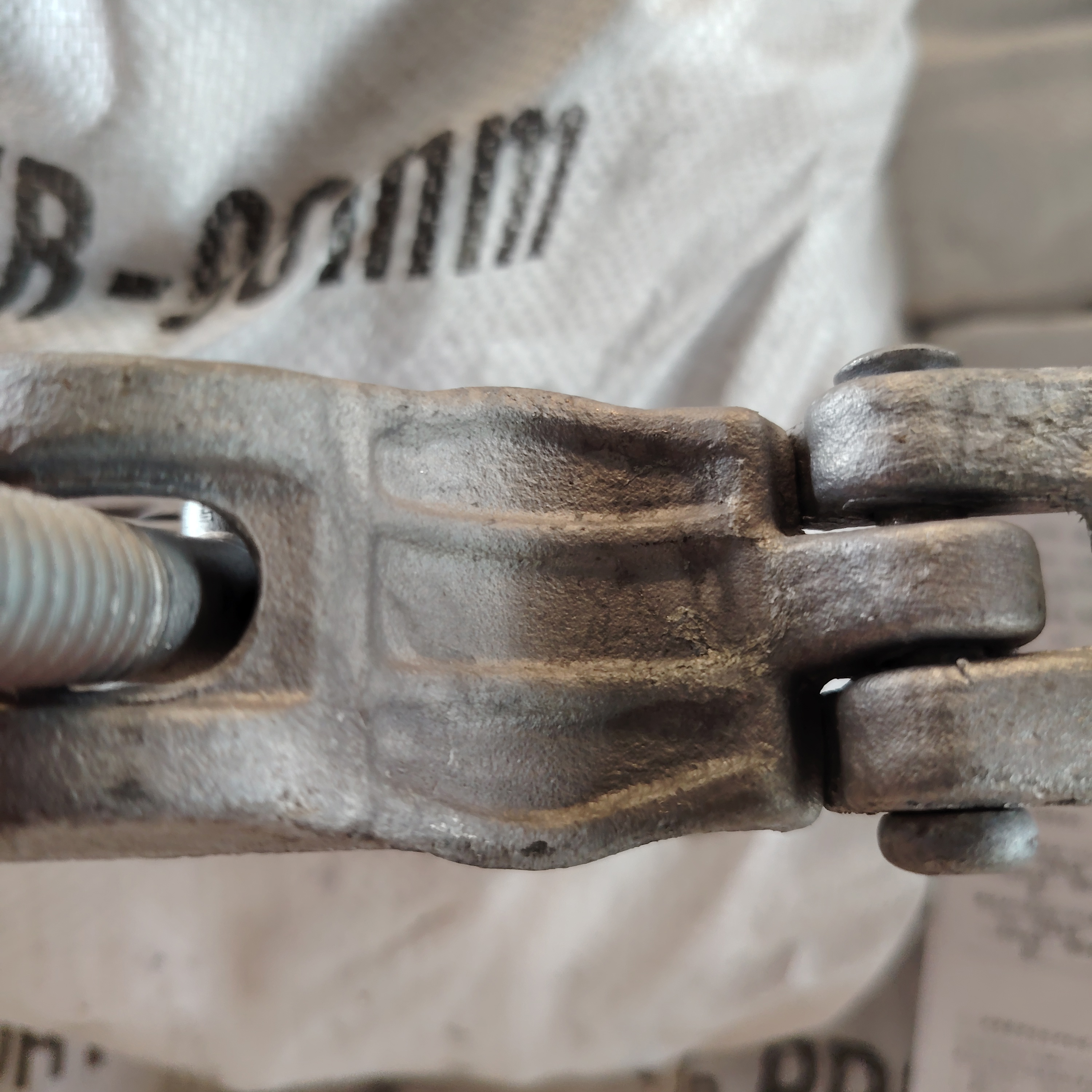 Зажим для лесов специальной формы, 