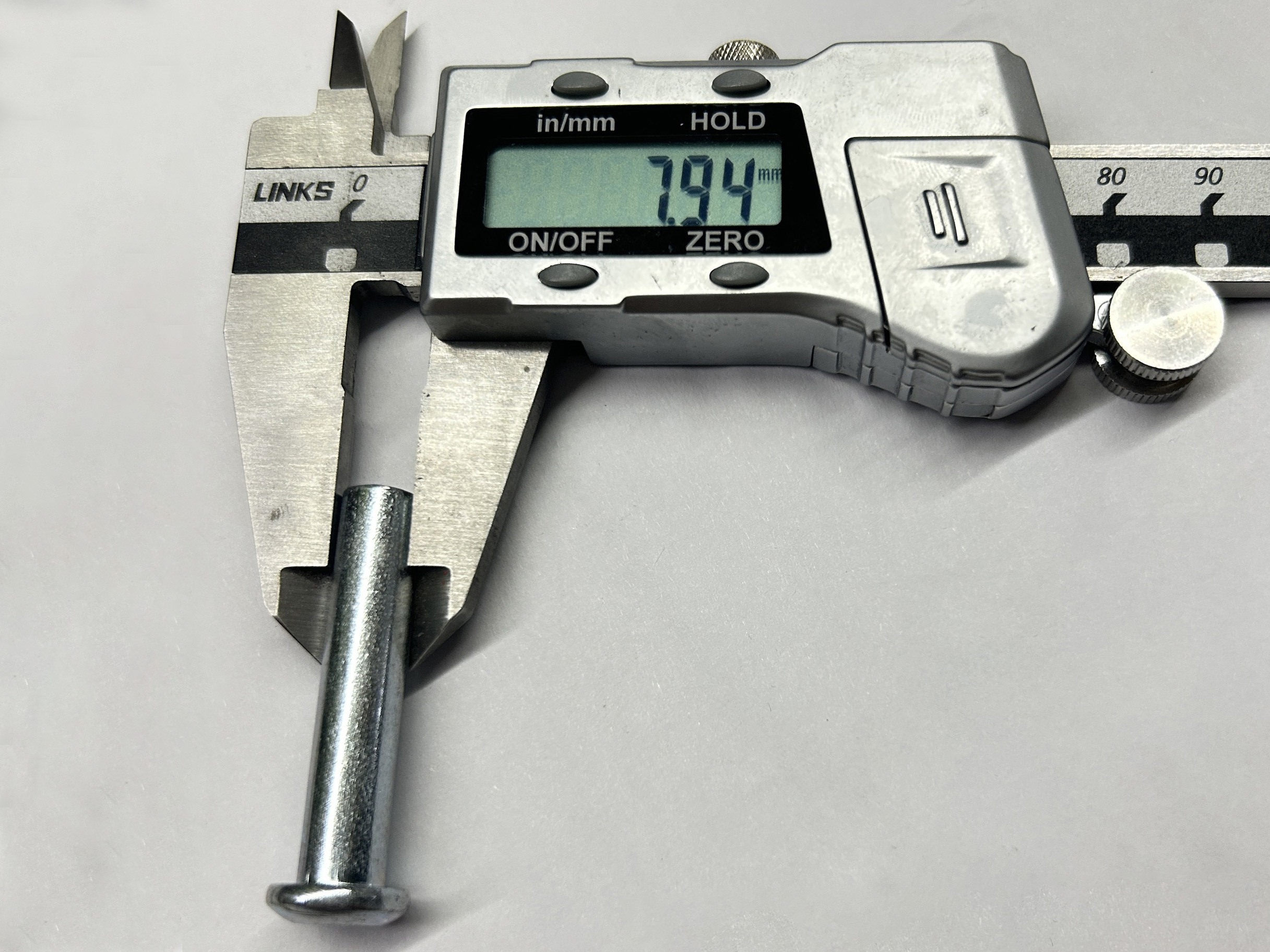 Tama&ntilde;o del remache del acoplador de andamio 