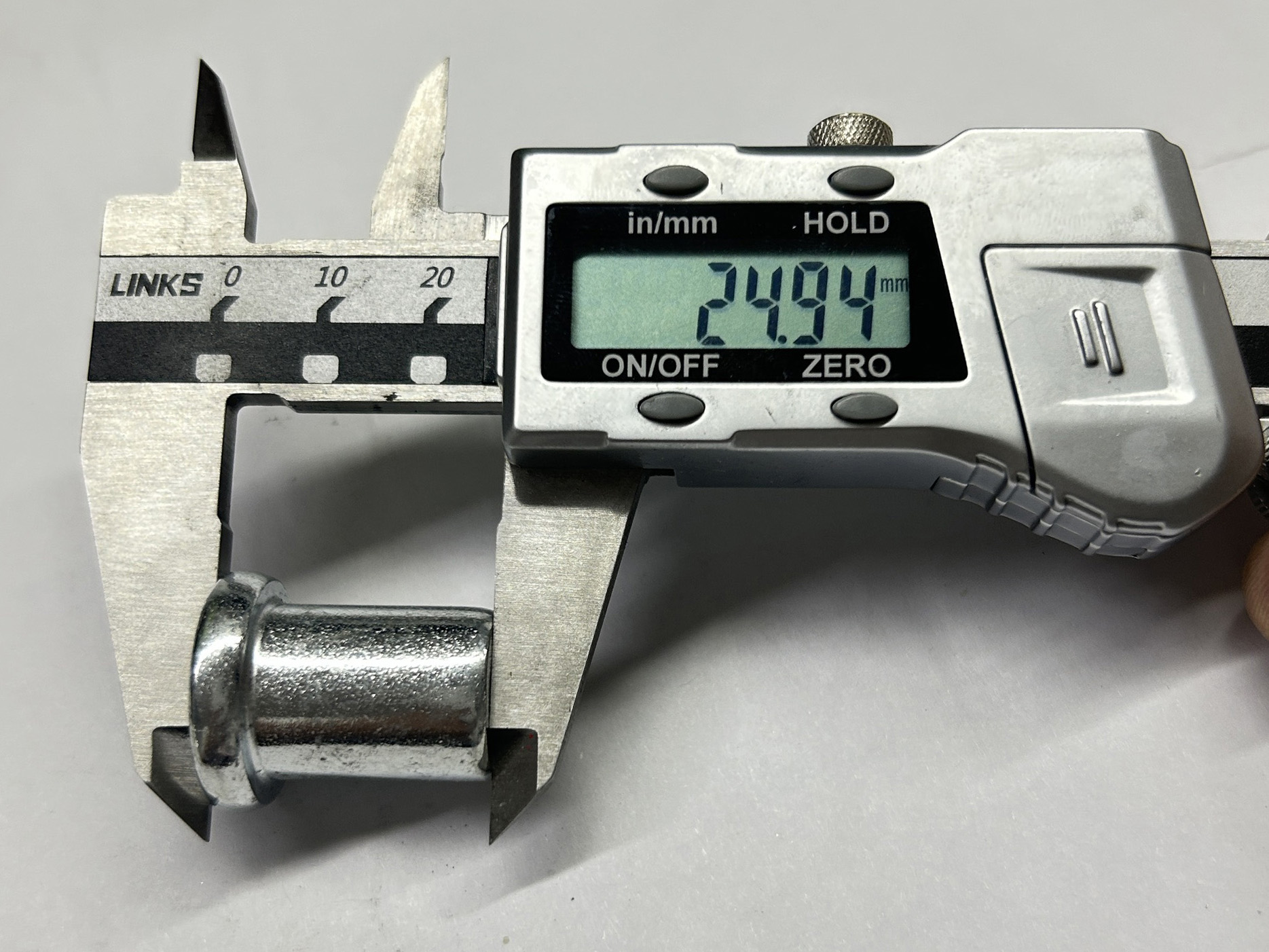 Tama&ntilde;o del remache del acoplador de andamio 