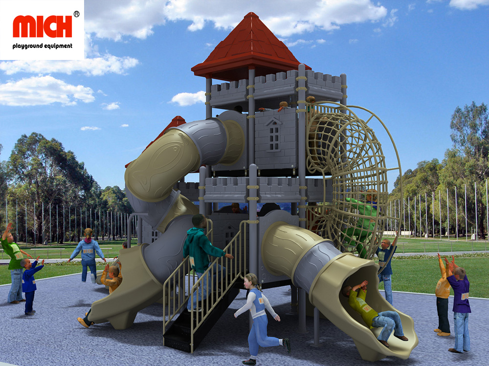 China Medium Daycare Outdoor Playground dengan berbagai slide