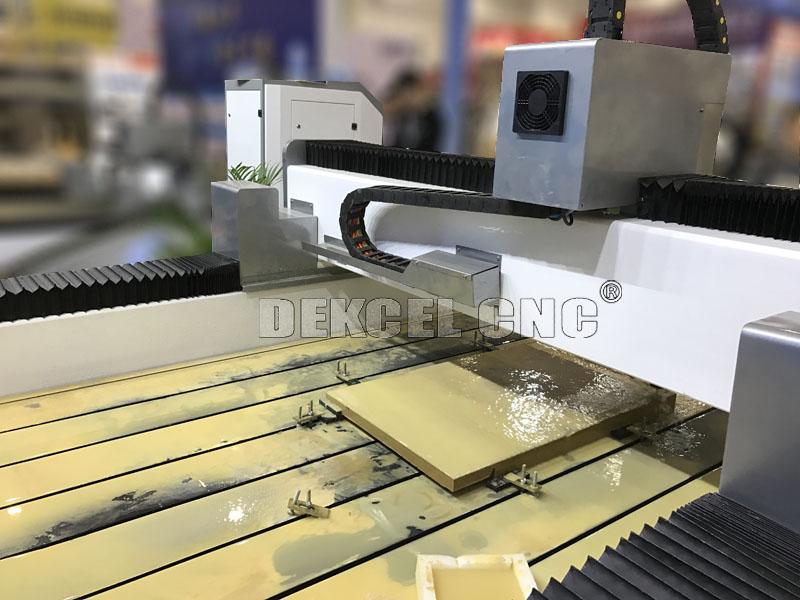 el tanque de agua de ranurador de piedra del CNC del grabado