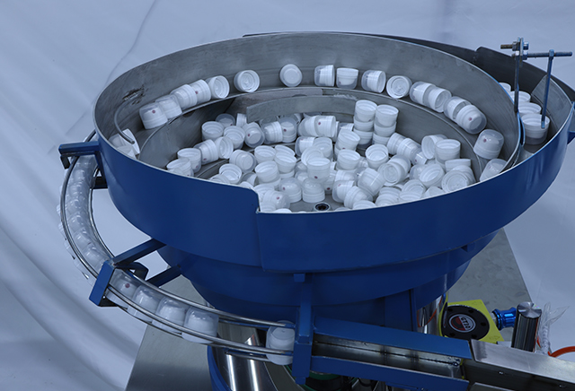 Aerosol-Can-Outer-Cap-Caping-Machine22