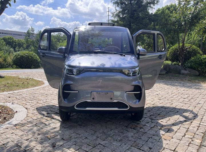 China barata baja velocidad 45 km/h mini scooter de cabina de automóviles eléctricos con EEC l6e sin necesidad de conducir licenciante