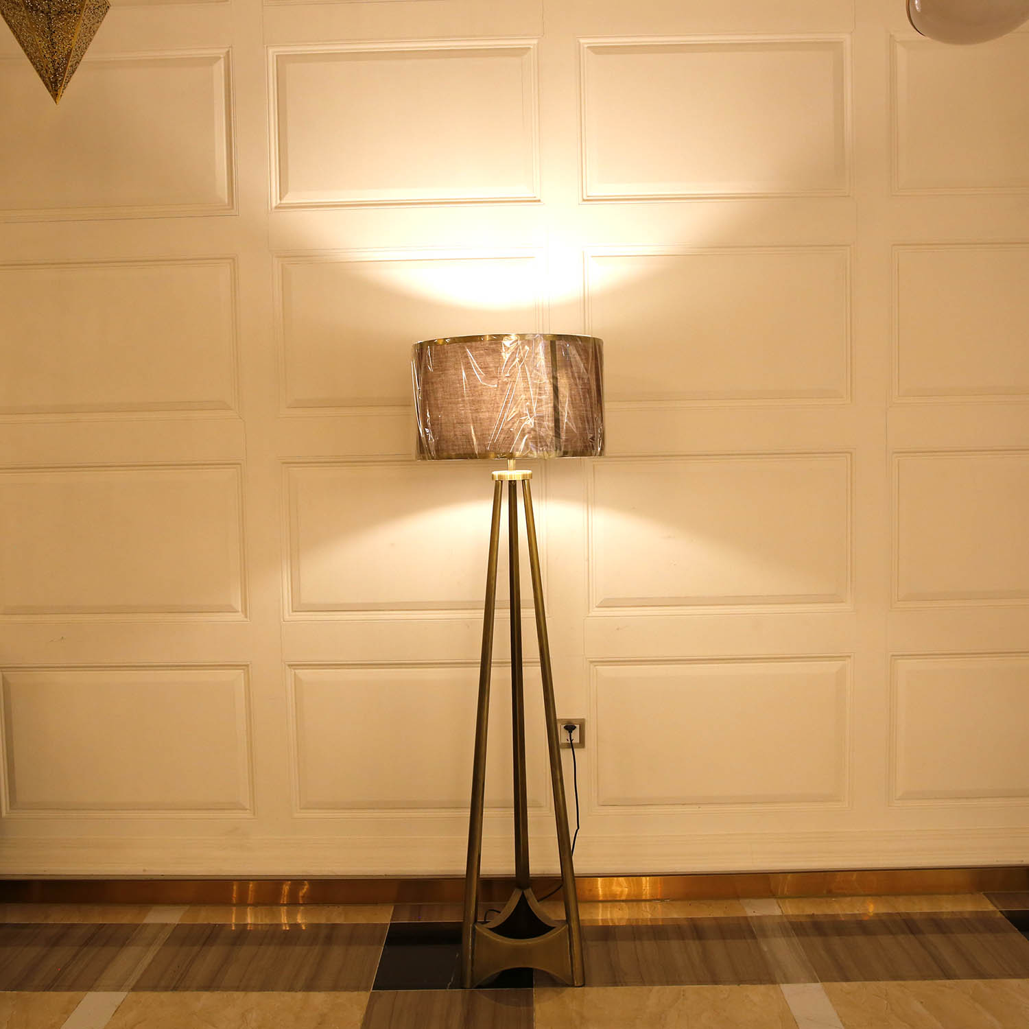 Лампа пола интерьера кабинета антиквариата простого стиля старинная золотая (KA530-F)
