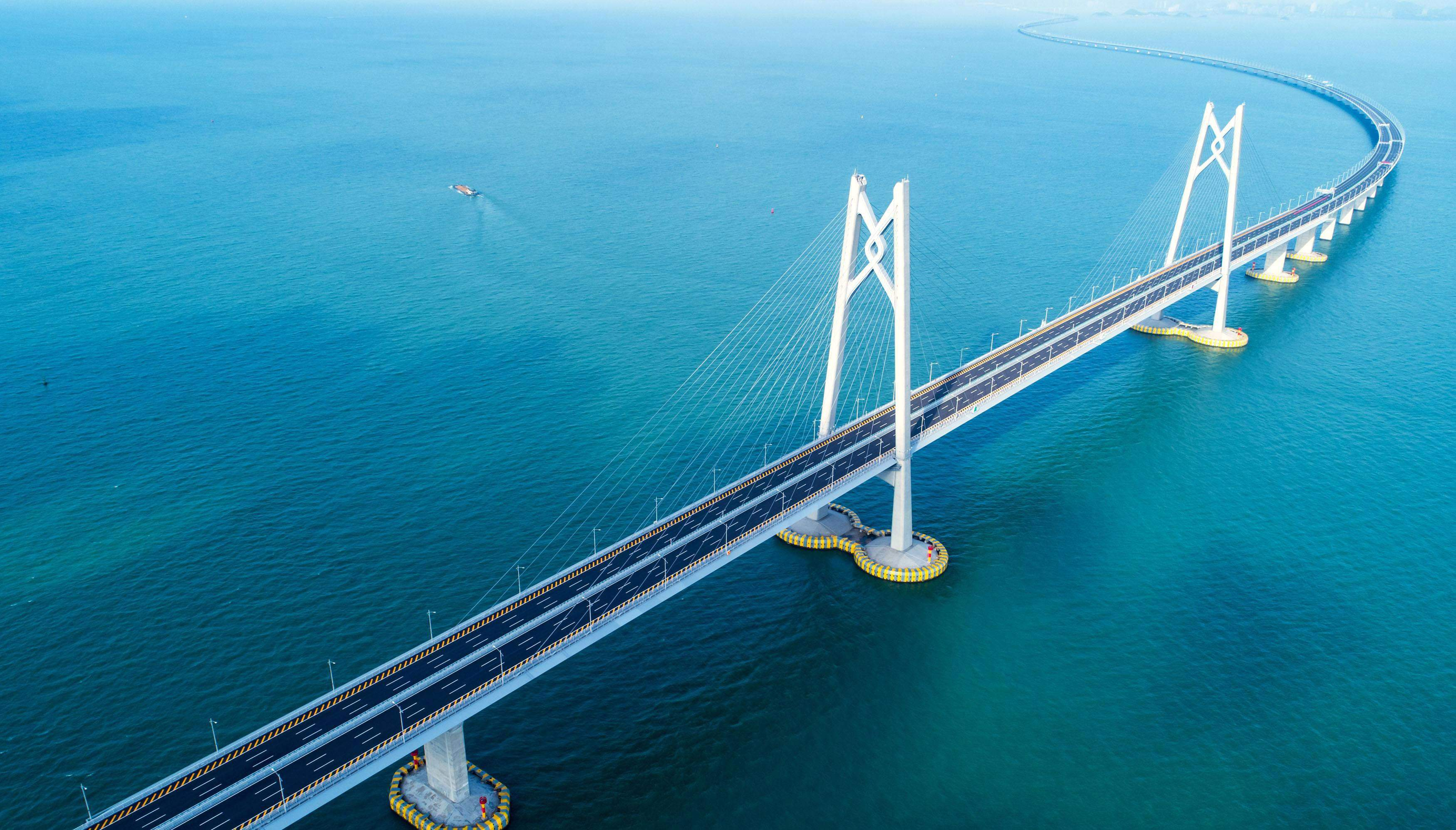 Pont Hong Kong-Zhuhai-Macao, installations de passage de la frontière de Hong Kong