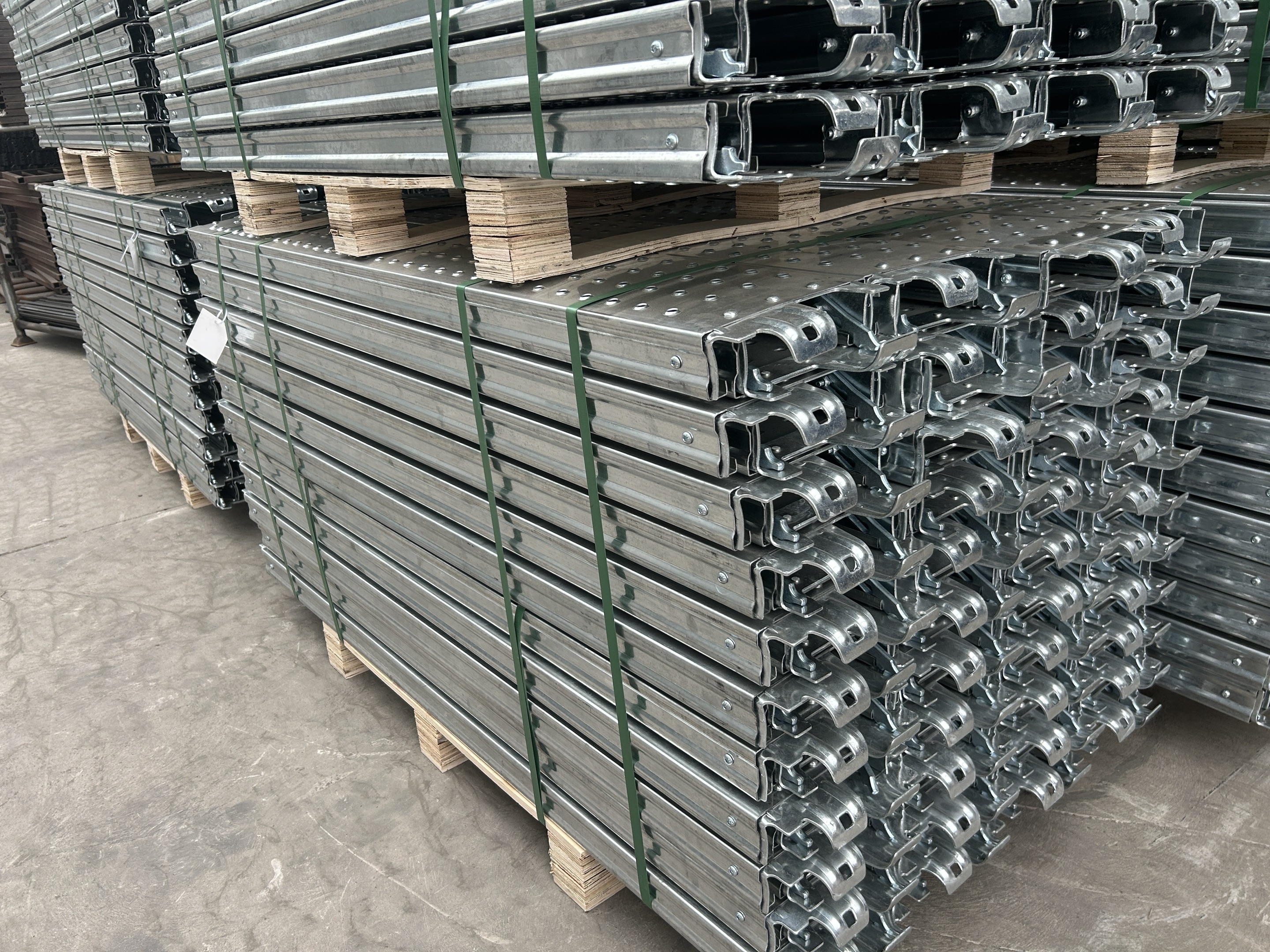 tabl&oacute;n de andamio con gancho 