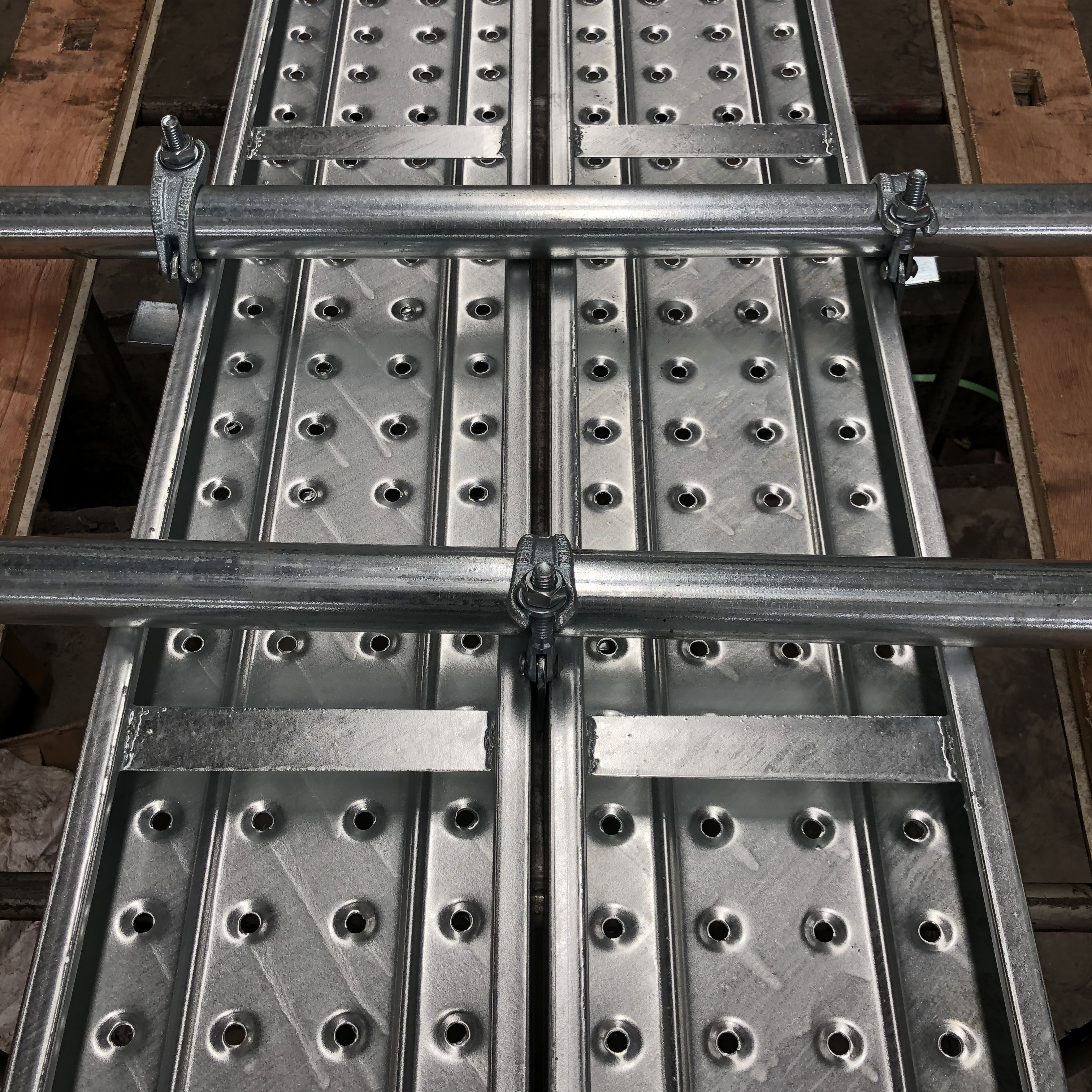 Фиксирующая муфта для платы в упаковке 