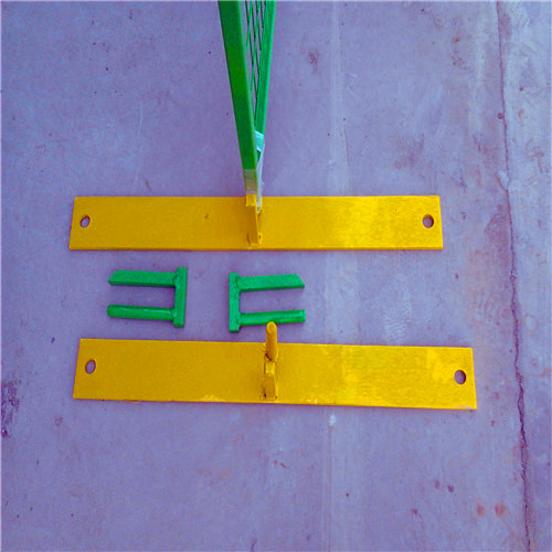 temporary fence feet.jpg