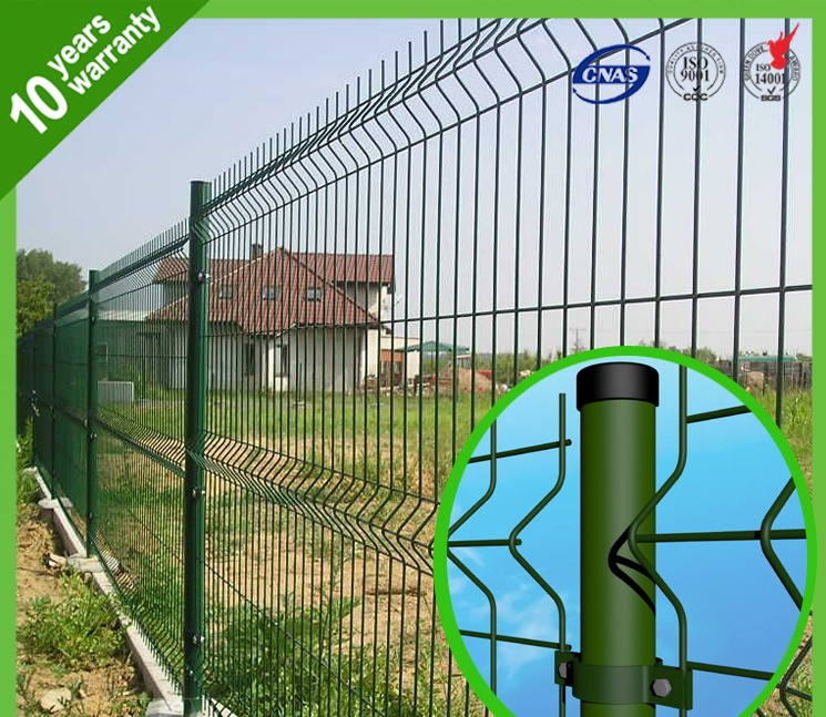 ROUND POST FENCE.png