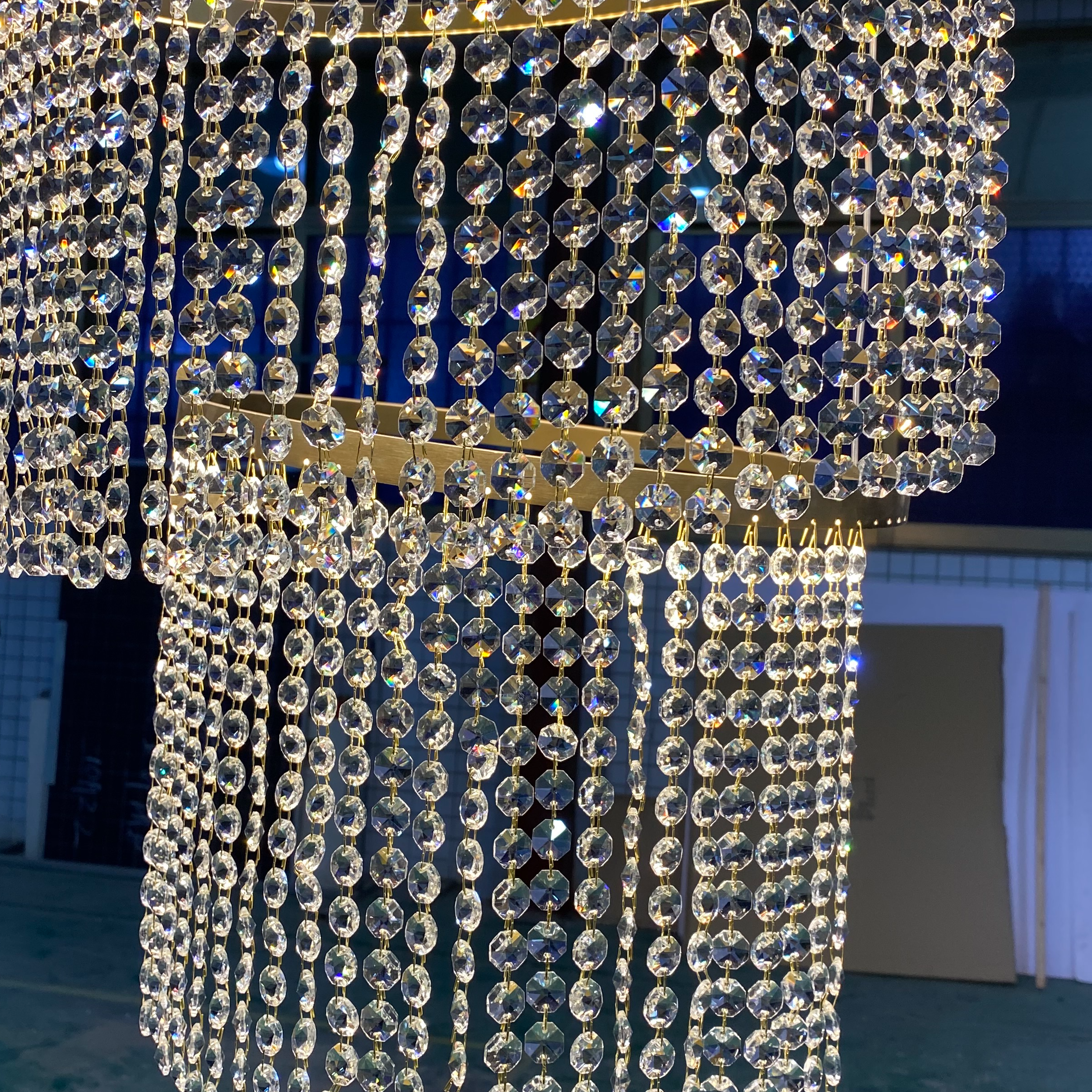 Роскошный индивидуальный проект Впечатляющая золотая хрустальная люстра в зале (KIZ-61C)