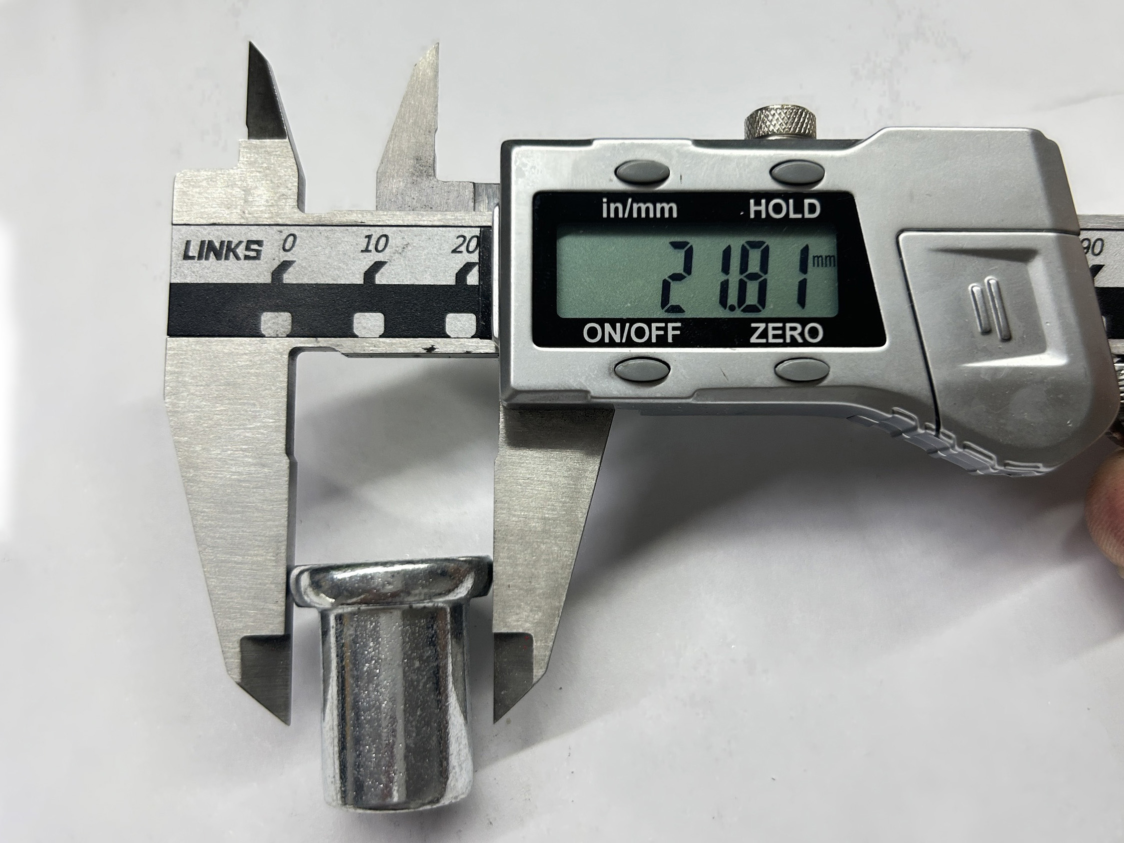 Tama&ntilde;o del remache del acoplador de andamio 