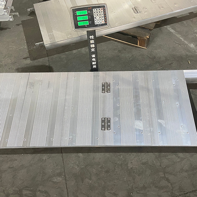 铝环锁脚手架访问平台180万 