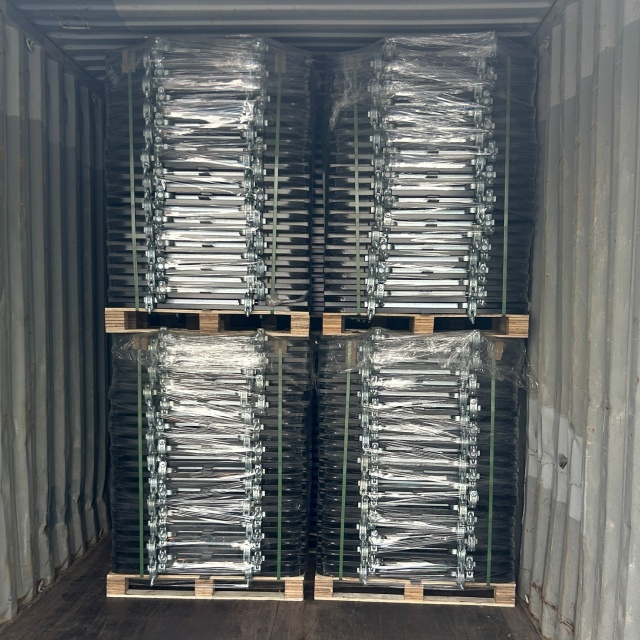 Puertas de andamio y carga de trampa