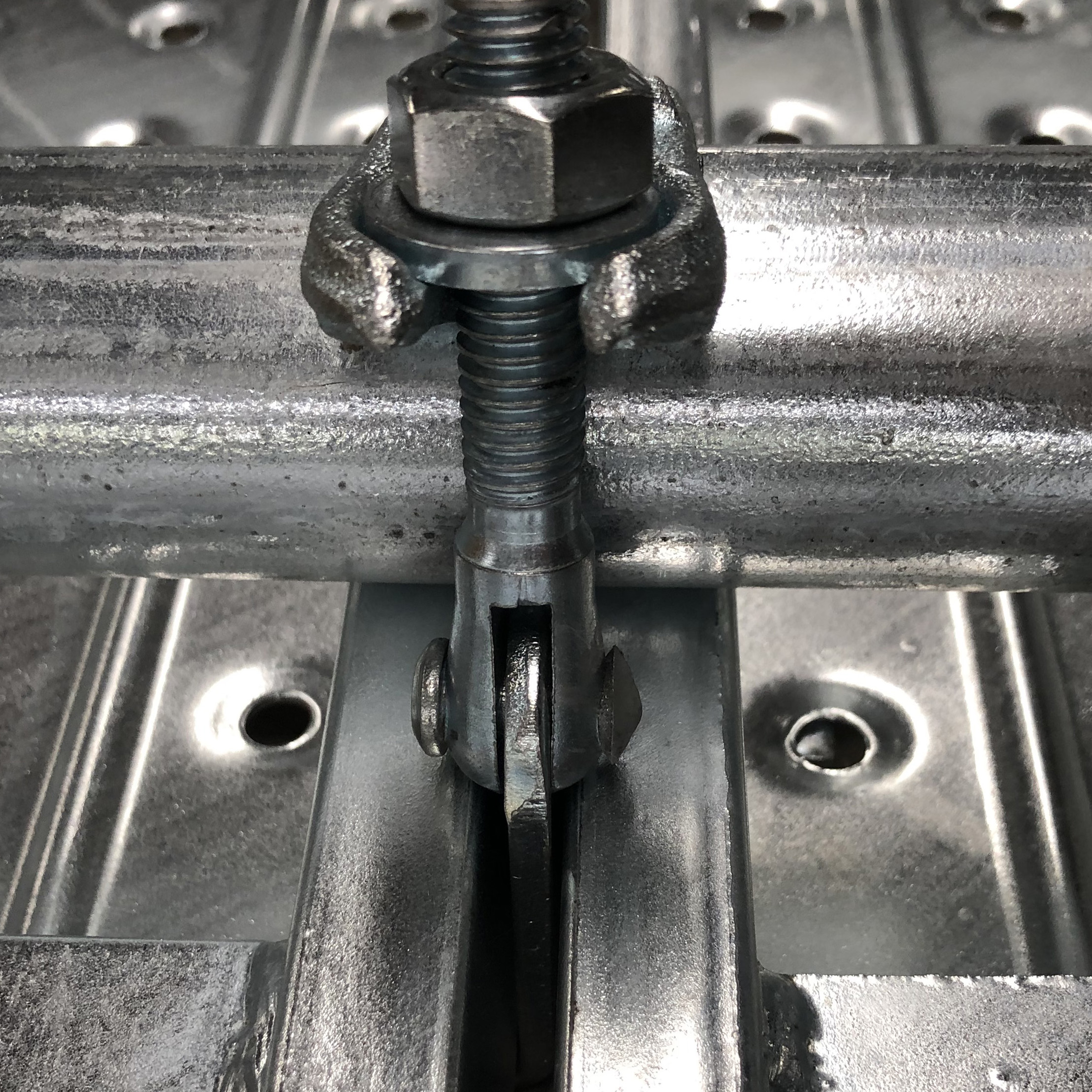 Сбросить поддельную доску, удерживая муфт