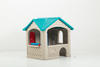 Kinder im Indoor/ Outdoor Cottage Playhouse