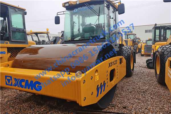 XS123 Road roller (1)