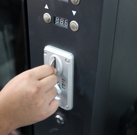 Dispensador de vino con venta de monedas SC-8T | Sistema de conservación de vino de argón/nitrógeno para 8 botellas