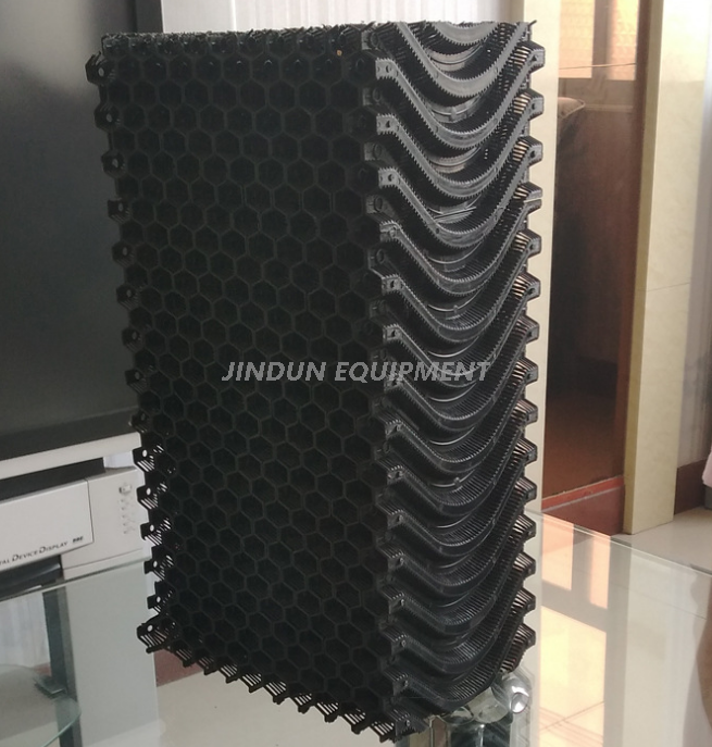 Plastic cooling pad