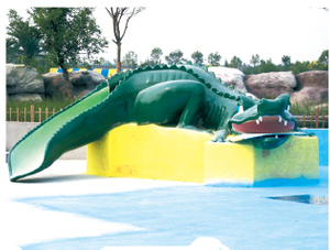 水上公园游乐场的水上游戏，水鳄鱼
