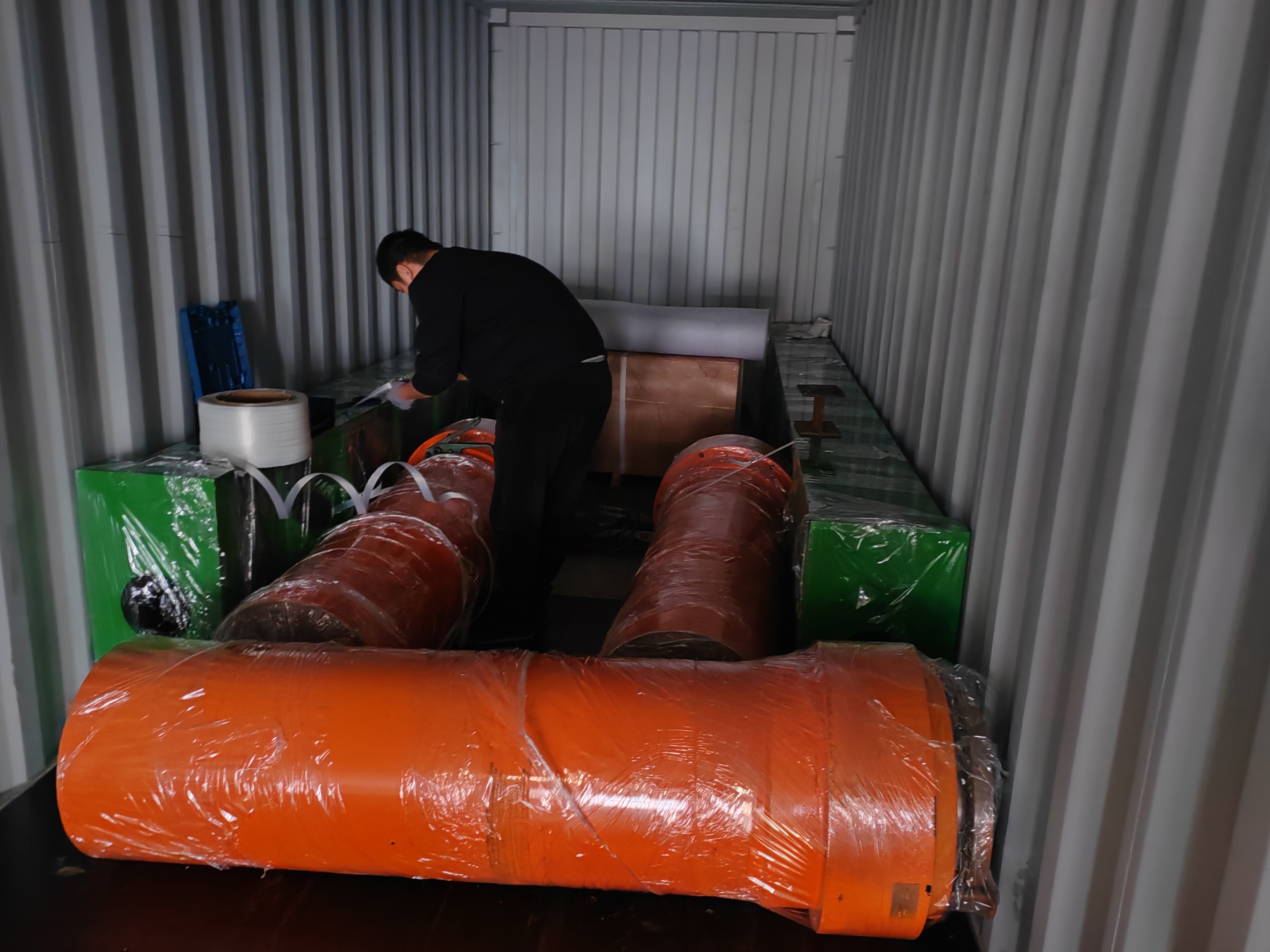 Mesin kayu lapis China MINGHUNG memuat ke Ukraina