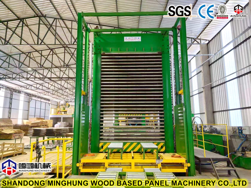 Mesin Press Hot Kayu Lapis untuk Klien Brasil dari China Factory