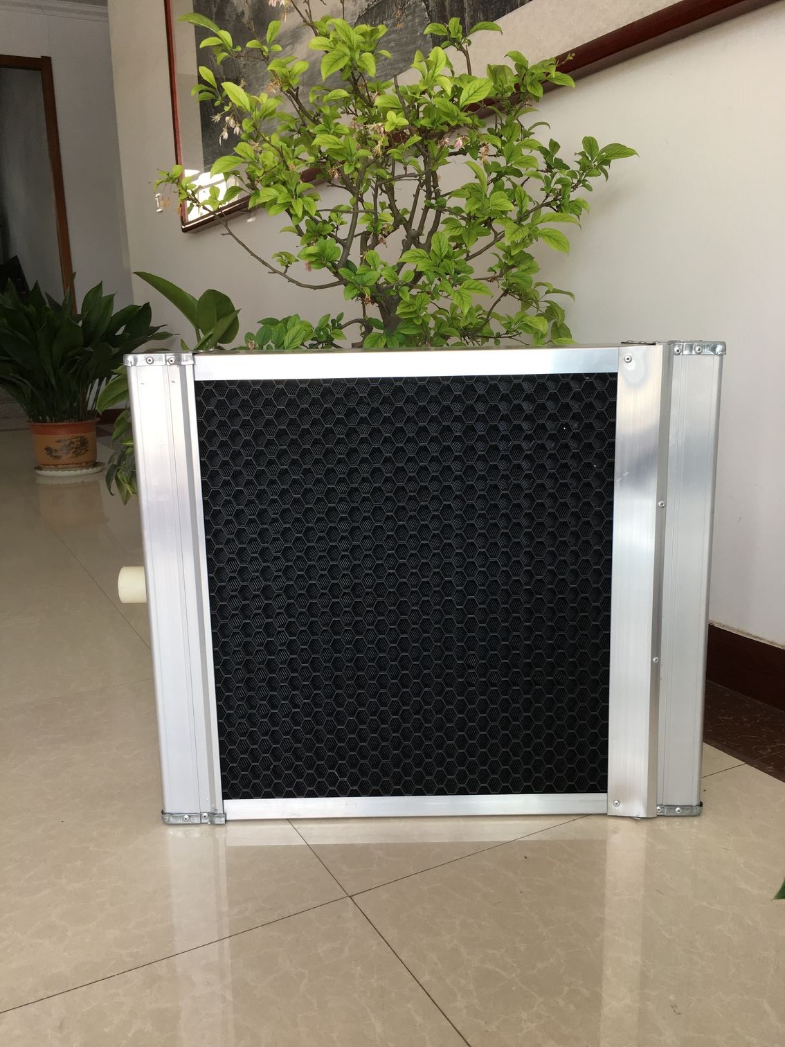 Plastic cooling pad